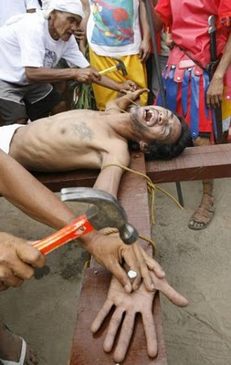 Un bel chiodo nella mano